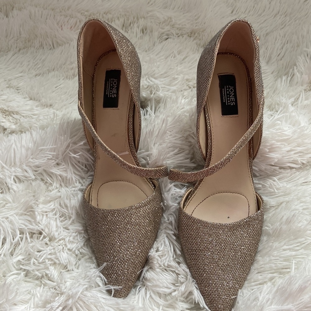 Jonesโ New York Signature Heels